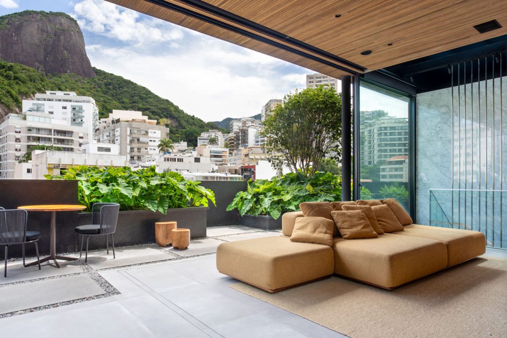 Casa Suspensa - Leblon - by Studio ROCA